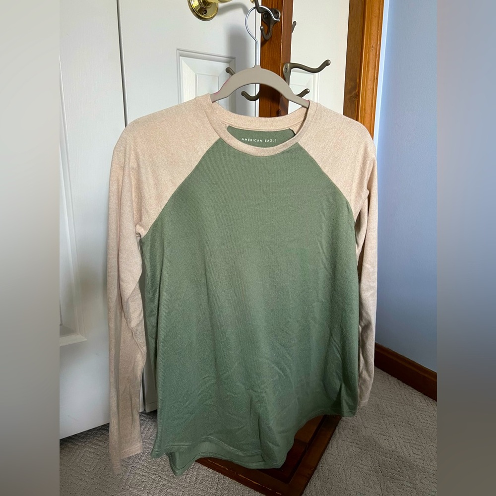 American Eagle Long Sleeve Tee